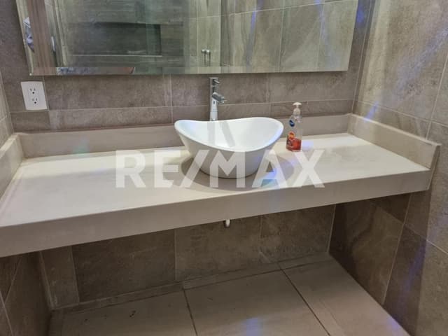 CASA EN VENTA EN LA ESTRELLA