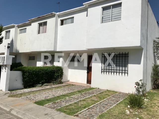 RENTA CASA CERCA DE VW