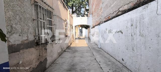 Casa en Venta en Colonia Álamos, ideal para constructoras e inversionistas.