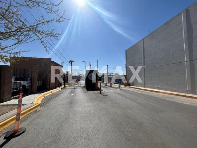 CASA COMPLETAMENTE AMUEBLADA  EN RENTA EN FRACC. ADICION CAMPESTRE