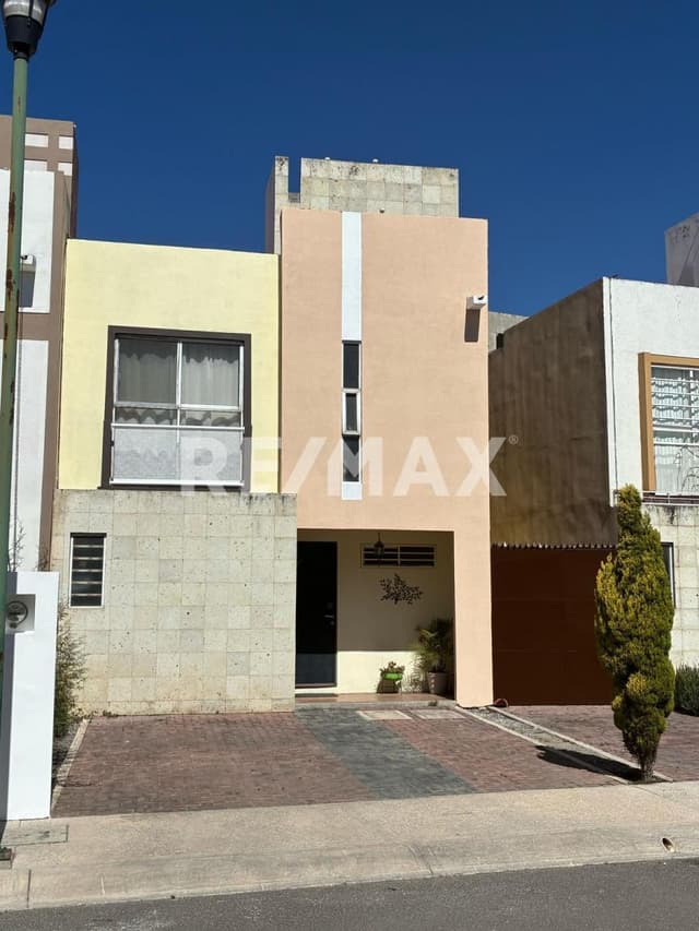 CASA EN VENTA EN BOSQUES SANCTORUM