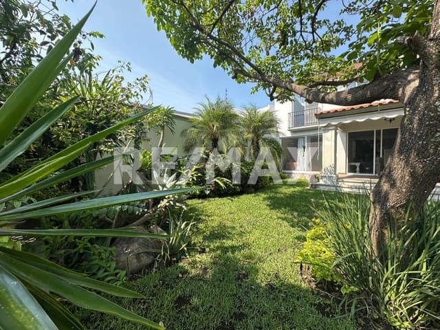 Renta de casa en Fracc. Con seguridad, Palmira, Cuernavaca, Morelos...Clave 5505