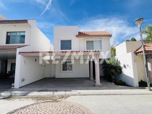 Se vende casa al norte de la ciudad 