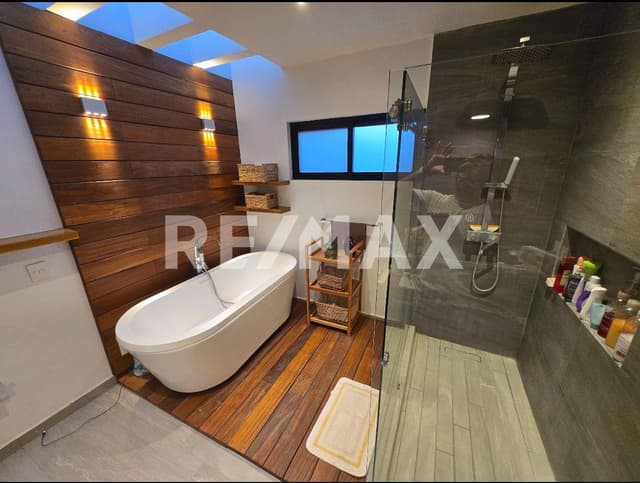 Venta de Casa en Vista Real  Contry Club Queretaro