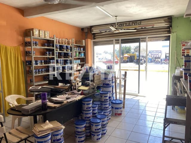 Local en Renta sobre Avenida Juan Pablo II