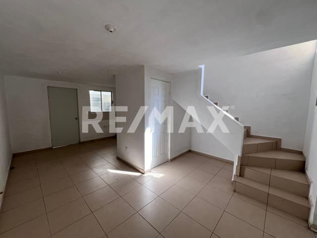 Casa en Venta en Mitras Bicentenario, García, N.L Fraccionamiento privado 