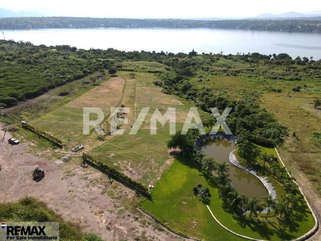 Venta de lote de terreno en Tequesquitengo, Morelos...Clave 5515