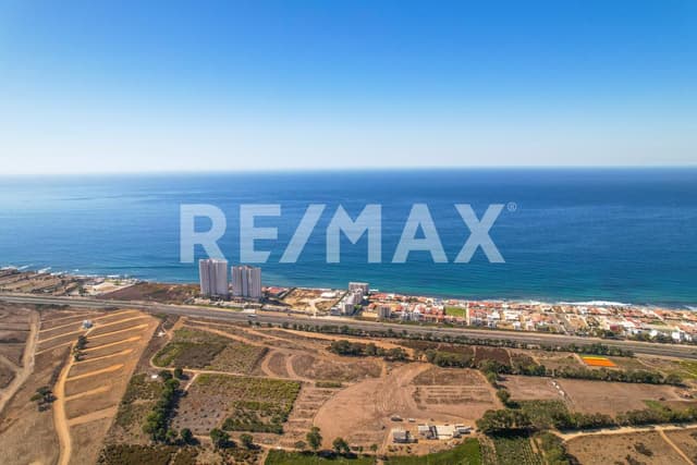 TERRENO CON VISTA AL MAR 