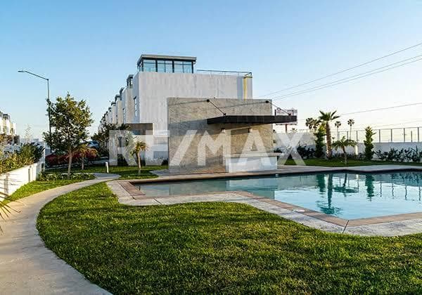 CASA EN VENTA CON VISTA AL MAR 