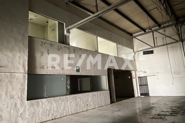 Bodega - Industrial en Renta - 5