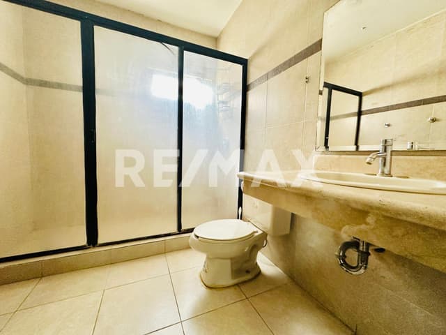 Amplia residencia amueblada en renta en Las Trojes