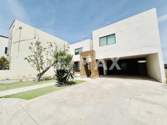 CASA EN VENTA EN LAS TROJES