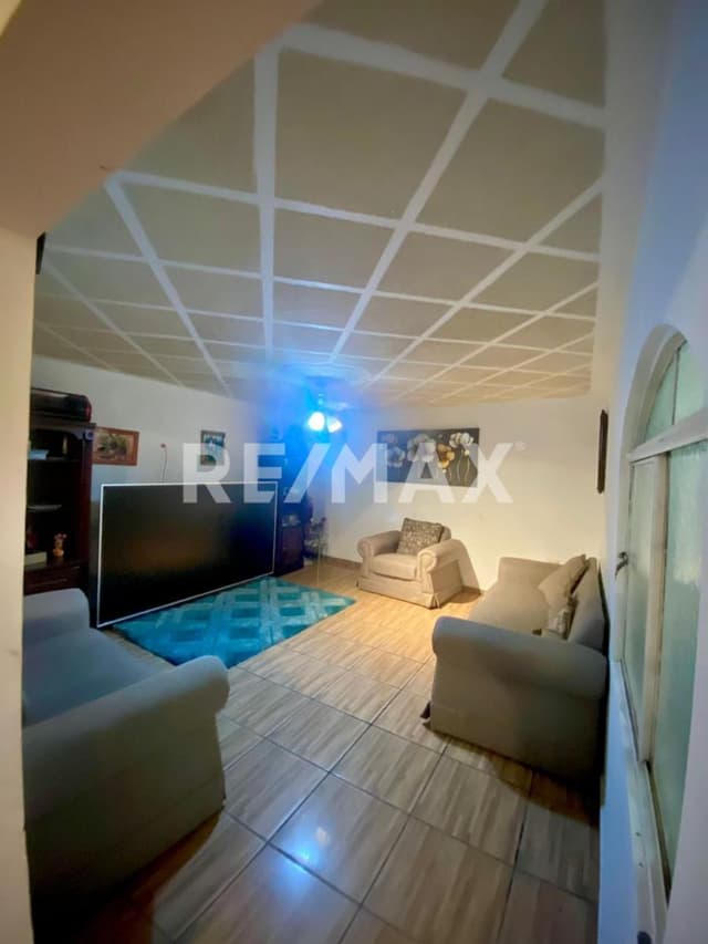 Casa en venta en esquina en la zona Sur