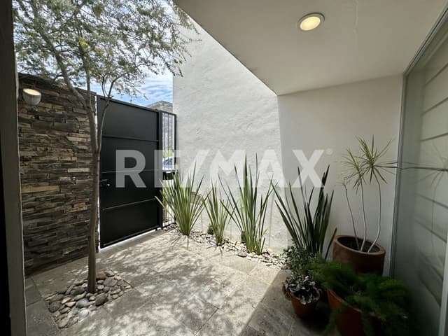 Casa en venta dentro de coto en solares