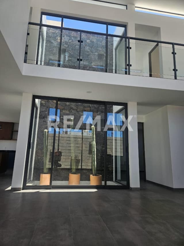 VENTA DE CASA EN FRACCIONAMIENTO MALLORCA RESIDENCE QUERETARO