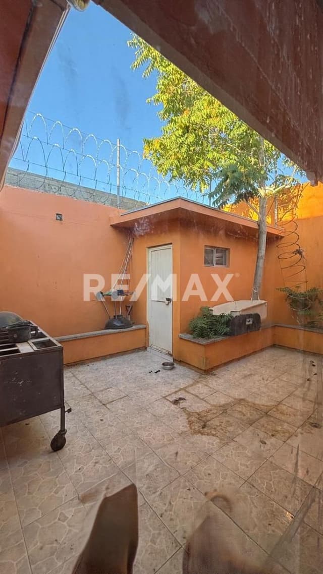 CASA DE UNA PLANTA EN VENTA, FRACC. PANAMERICANO