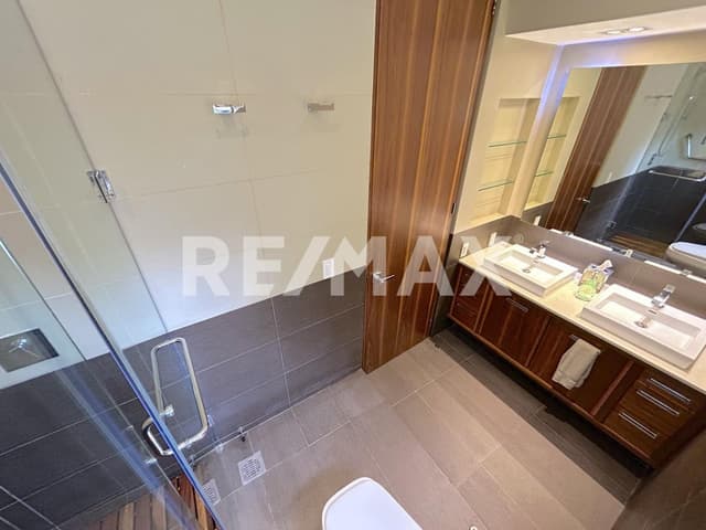 Casa en VENTA en Lomas Anáhuac, privada con vigilancia 24/7