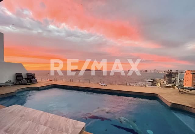 Residencia de lujo con vista al mar y vistas panorámicas de la costa de Mazatlán y la ciudad.