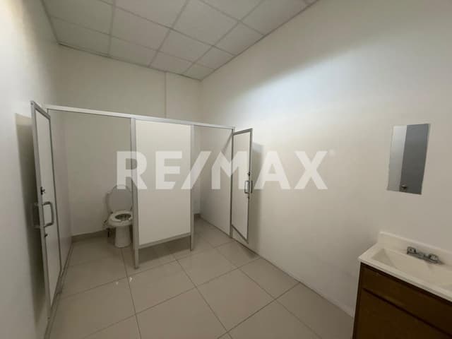 LOCAL EN RENTA DE 103.40 M2, EN ZONA URBANA RIO TIJUANA.