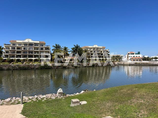 Condominio "Pacifika Marina Condo"