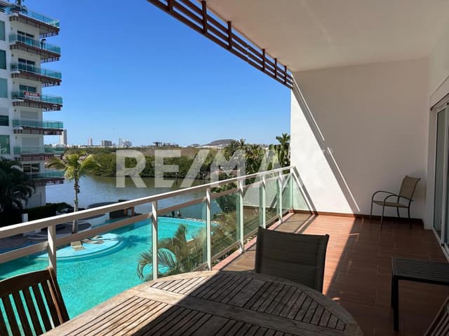 Condominio "Pacifika Marina Condo"