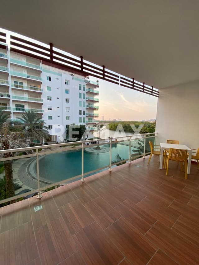 Condominio "Pacifika Marina Condo"