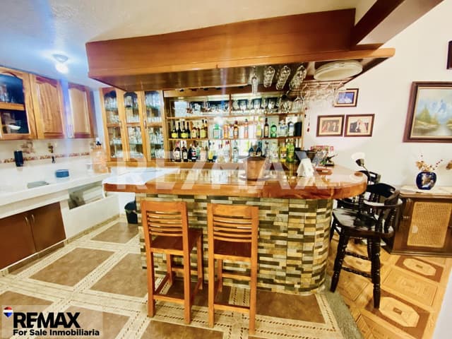 Venta de casa con alberca en fracc., acceso controlado, Jiutepec, Morelos...Clave 5590 