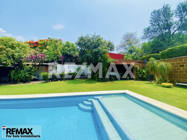 Venta de casa con alberca en fracc., acceso controlado, Jiutepec, Morelos...Clave 5590 