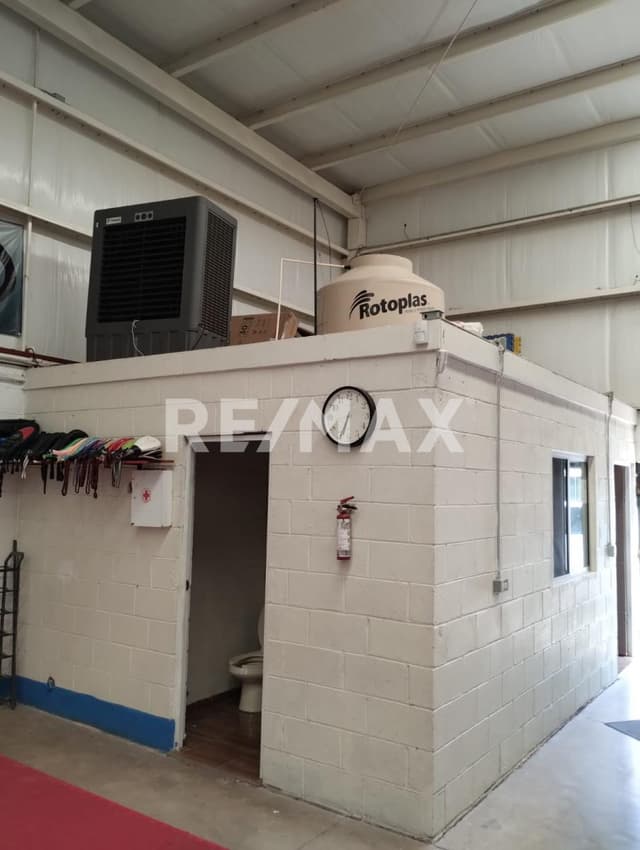 Bodega en venta al sur de la ciudad de Hermosillo,  Sonora, en colonia Agaves