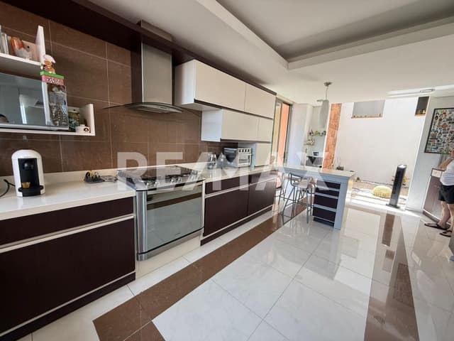 CASA EN VENTA EN VISTA REAL