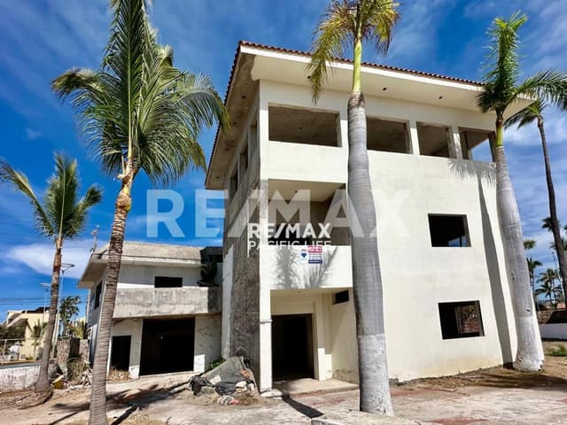 CASA EN VENTA EN CLUB PALMAS