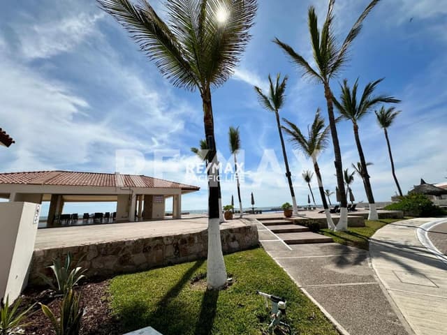 CASA EN VENTA EN CLUB PALMAS