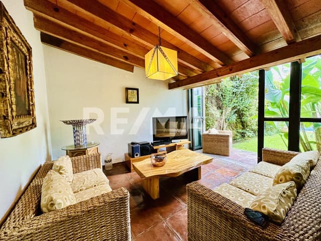 Renta de casa sola en Lomas de la Selva, Cuernavaca, Morelos...Clave 5626