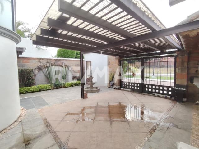 Venta de casa en el Fracc. Lomas de Atzingo, Cuernavaca, Morelos...Clave 5634