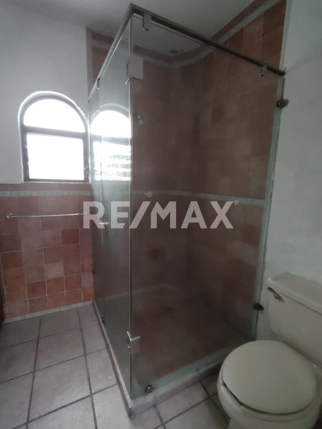 Renta de casa en el Fracc. Lomas de Atzingo, Cuernavaca, Morelos...Clave 5634