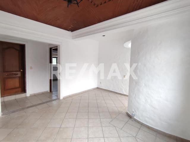 Renta de casa en el Fracc. Lomas de Atzingo, Cuernavaca, Morelos...Clave 5634