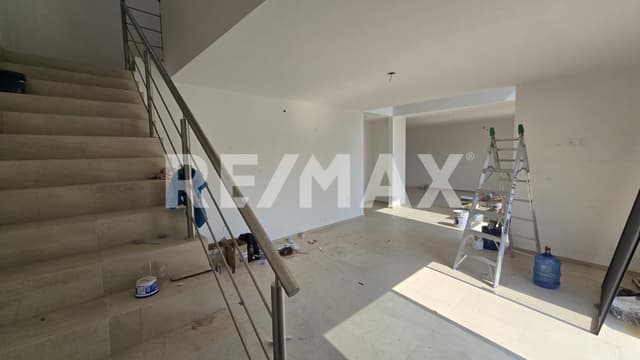 Pre-venta de casa en el Fracc. Burgos de Cuernavaca, Morelos...Clave 5641