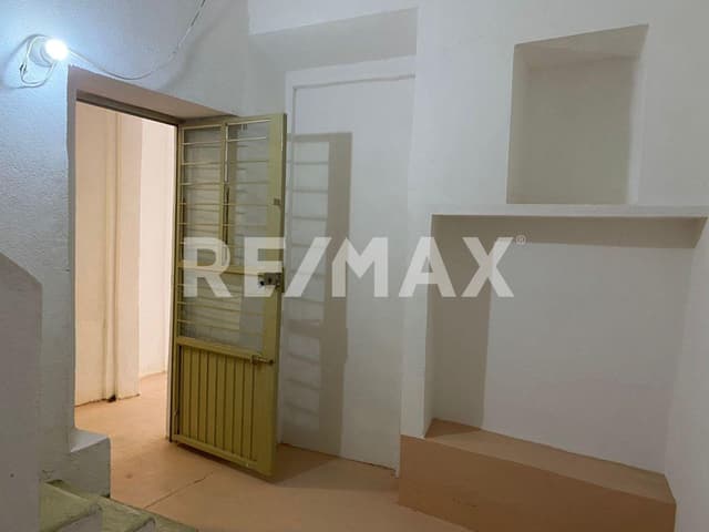 Local comercial en renta sobre Avenida Revolución 