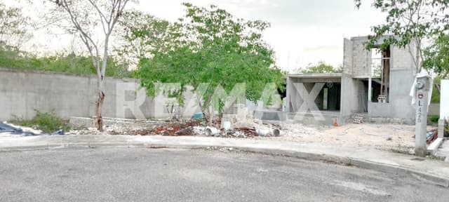 Terreno en Venta con Casa Obra Negra 90% en Kantara al Norte de Mérida, Yucatá