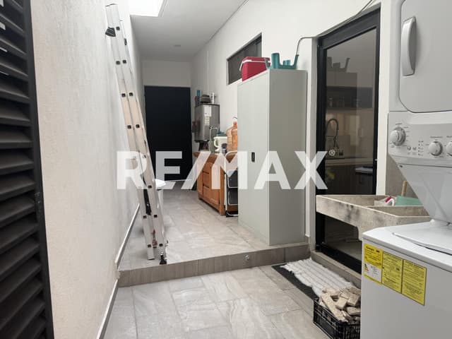 CASA EN VENTA EN CONDESA JURIQUILLA 