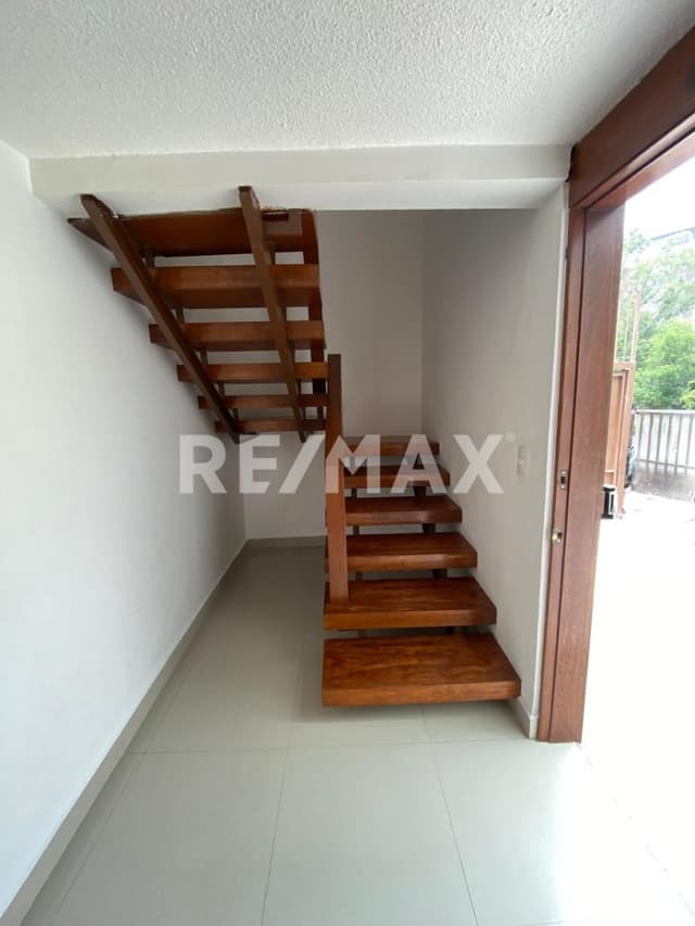 CASA EN VENTA EN LA 1a SECCIÓN DE LOMAS VERDES