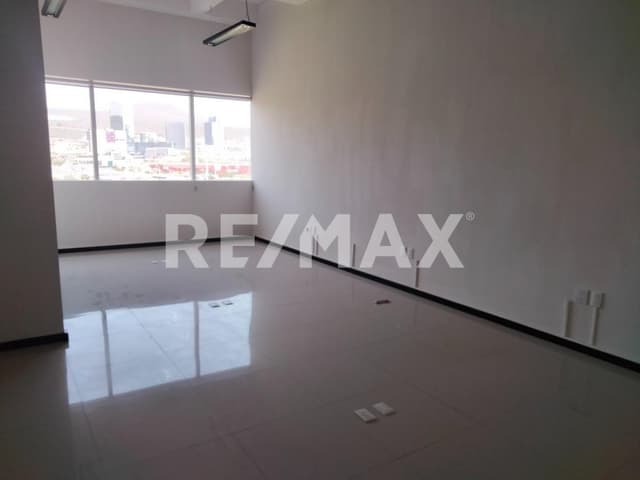 Oficina comercial en renta en Centro Sur, plaza Q7001 Queretaro