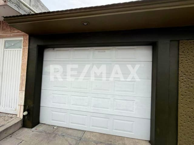 PROPIEDAD EN VENTA CON LOCAL EN PRESIDENTES