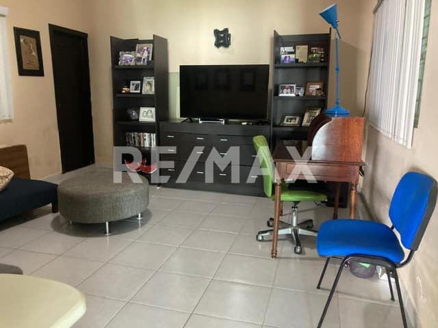 CASA EN VENTA Y/O RENTA UBICADA EN VILLA PARILLA 