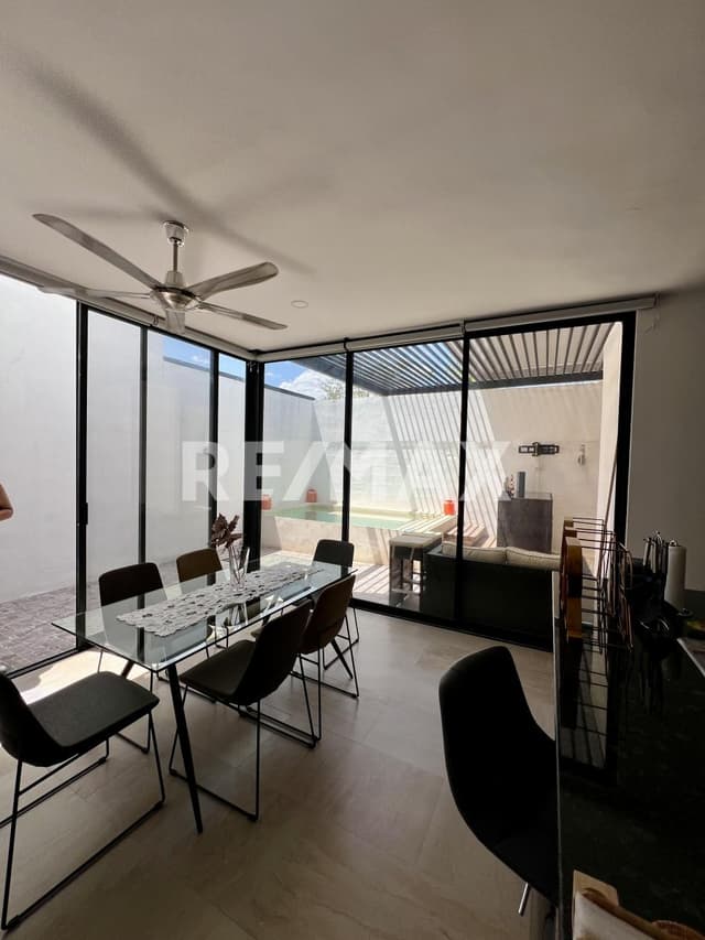 Venta Town House en MARENTA Cholul Yucatán.