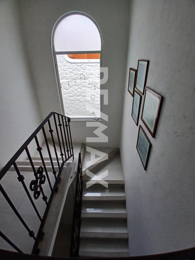 Venta de casa en Condominio con doble filtro de seguridad, Burgos, Temixco, Morelos...Clave 5704