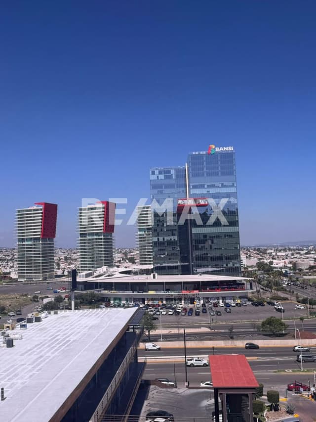Renta de Oficina Comercial en Centro Sur, Querétaro, Qro