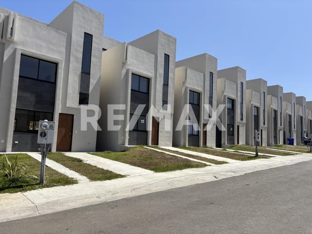 CASA EN VENTA EN VIZCAINO RESIDENCIAL, ROSARITO B.C.