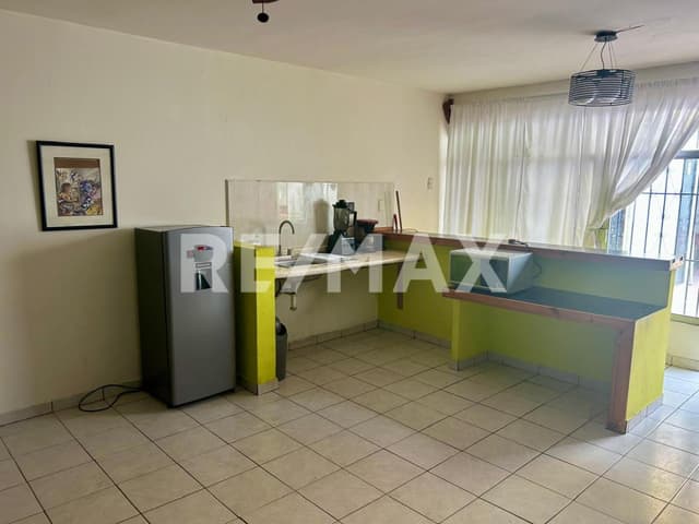 En Renta: Local Comercial + Departamento de 1 Recámara – ¡Ubicación Privilegiada!