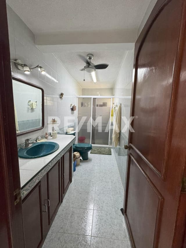 Casa en VENTA de 4 recámaras a lado de la Gran Plaza, Mérida, Yucatán.